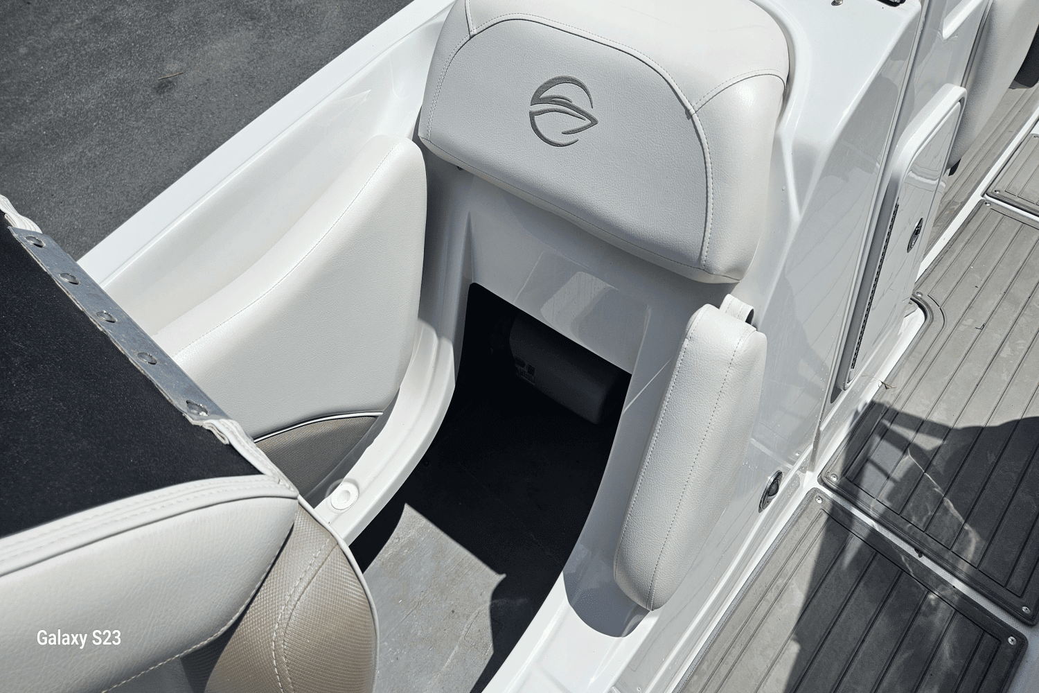 2016 Crownline E6 Image Thumbnail #57