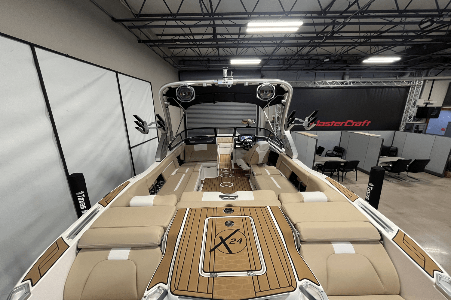 2022 Mastercraft X24 Image Thumbnail #3