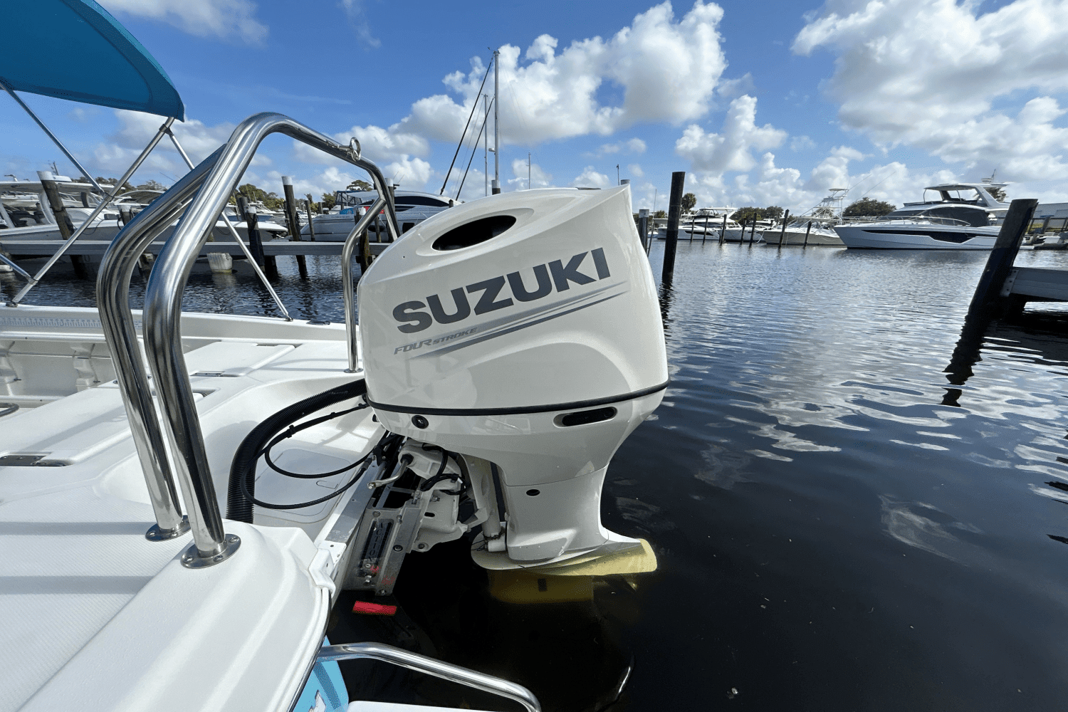 2019 NauticStar 211 HYBRID Image Thumbnail #4