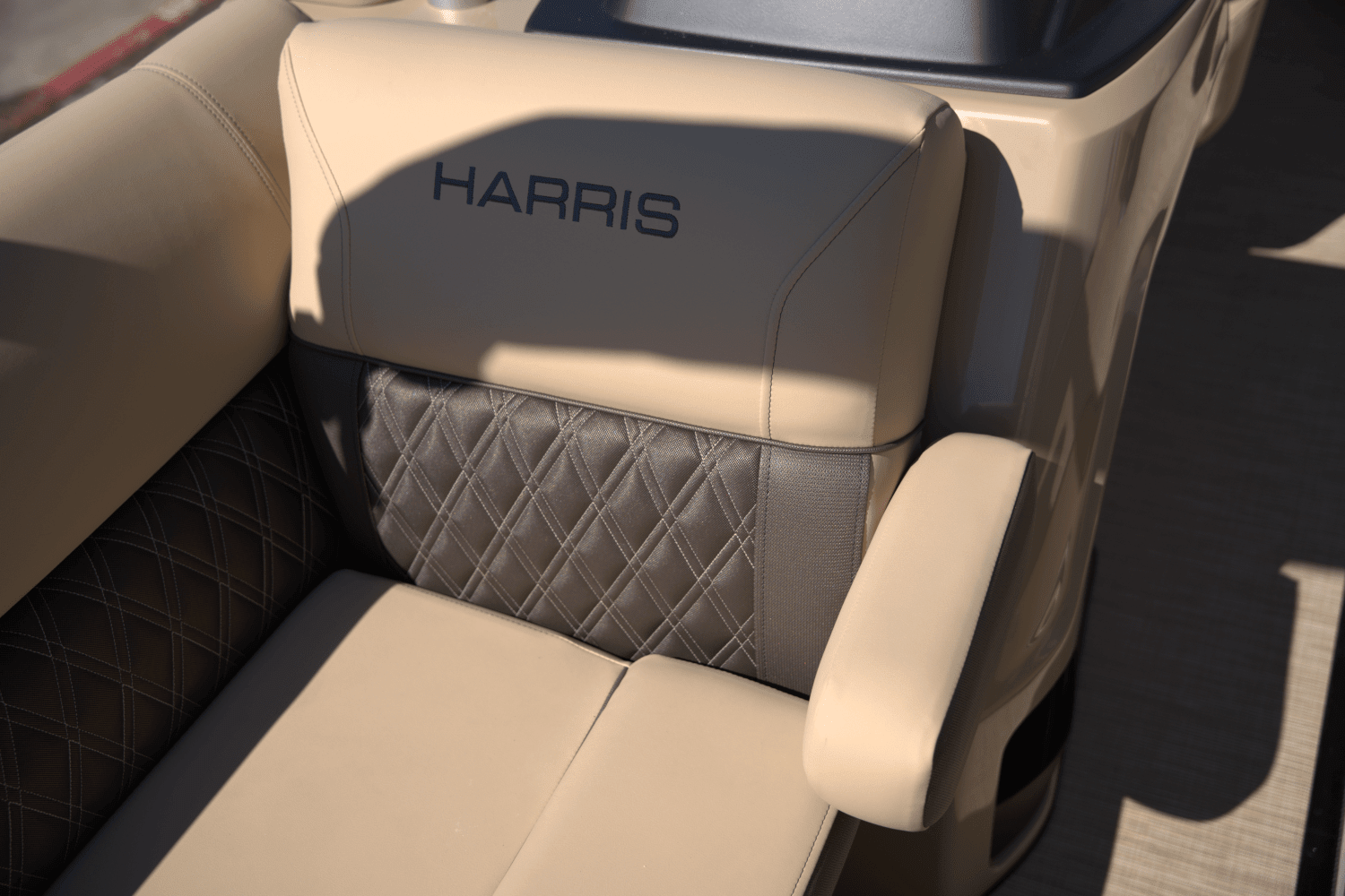 2025 Harris 230 Sunliner Image Thumbnail #36