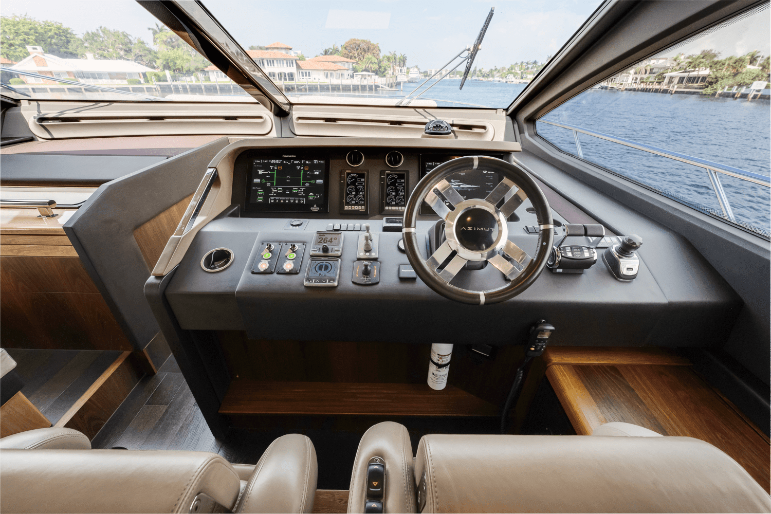 2016 Azimut 72 FLY Image Thumbnail #48