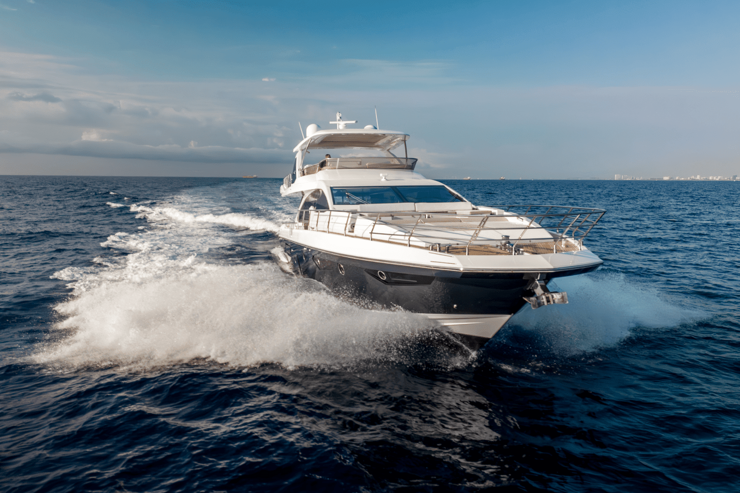 2016 Azimut 72 FLY Image Thumbnail #2