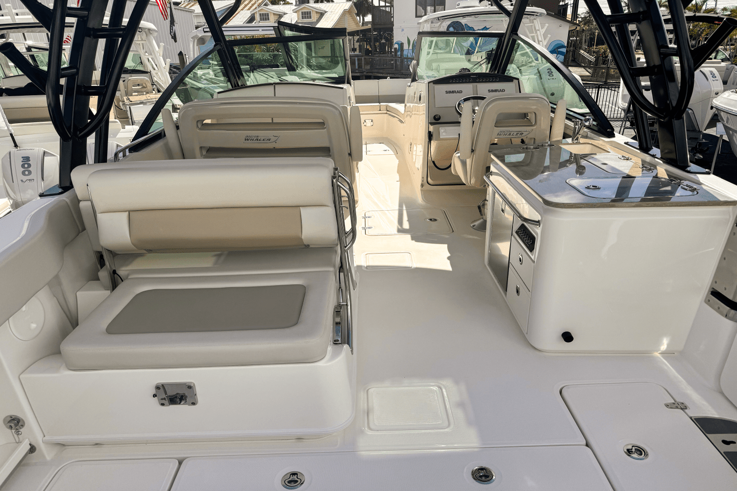 2025 Boston Whaler 320 Vantage Image Thumbnail #11