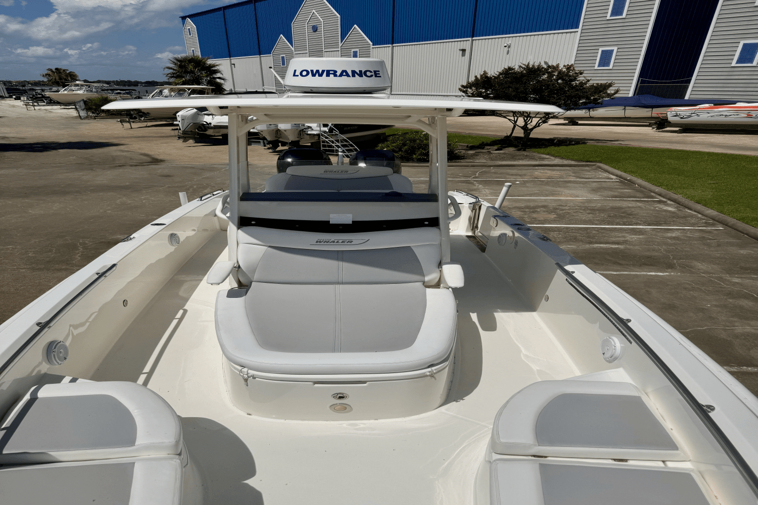 2015 Boston Whaler 270 Dauntless Image Thumbnail #4