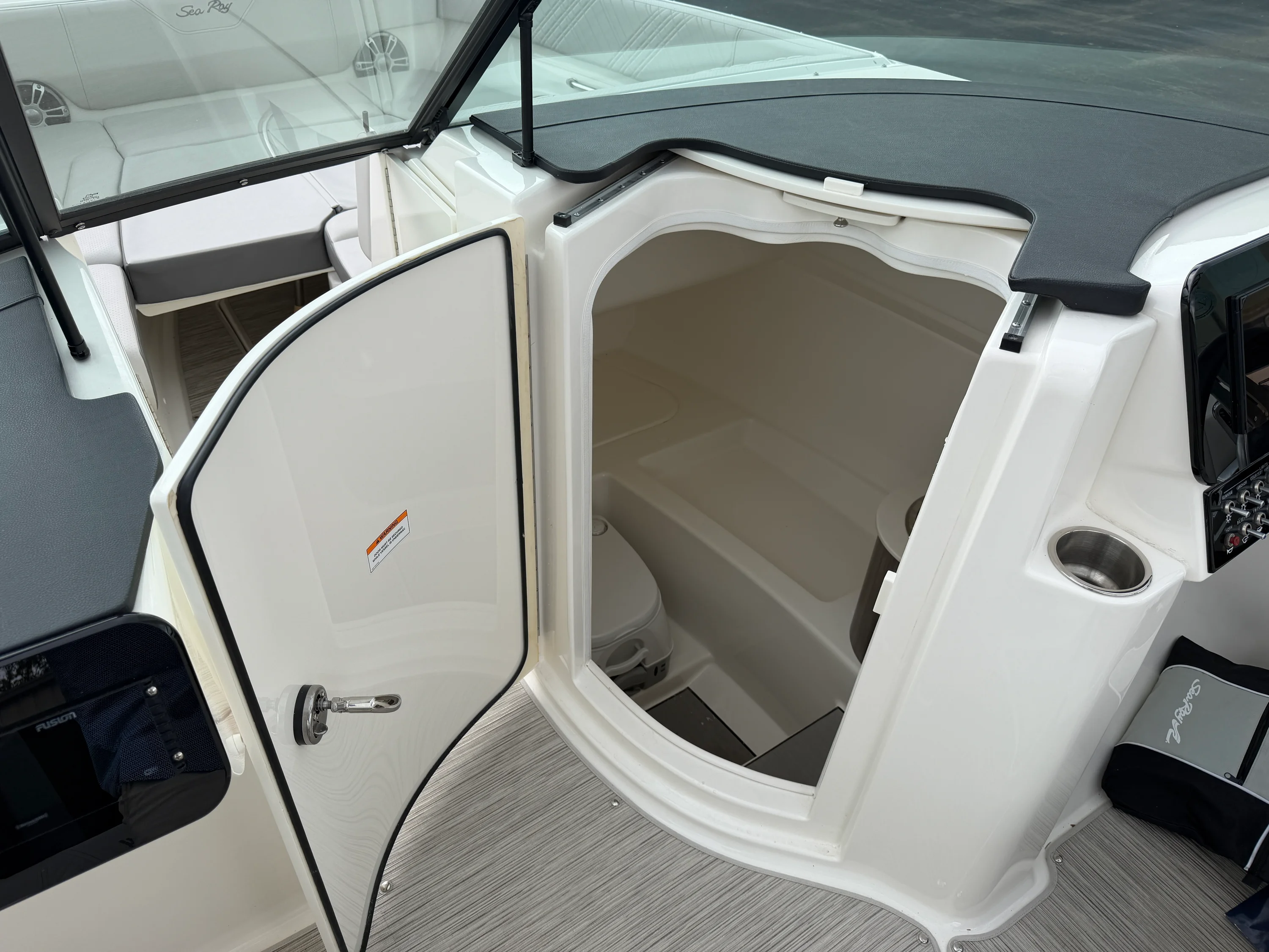 2025 Sea Ray SDX 270 Image Thumbnail #49