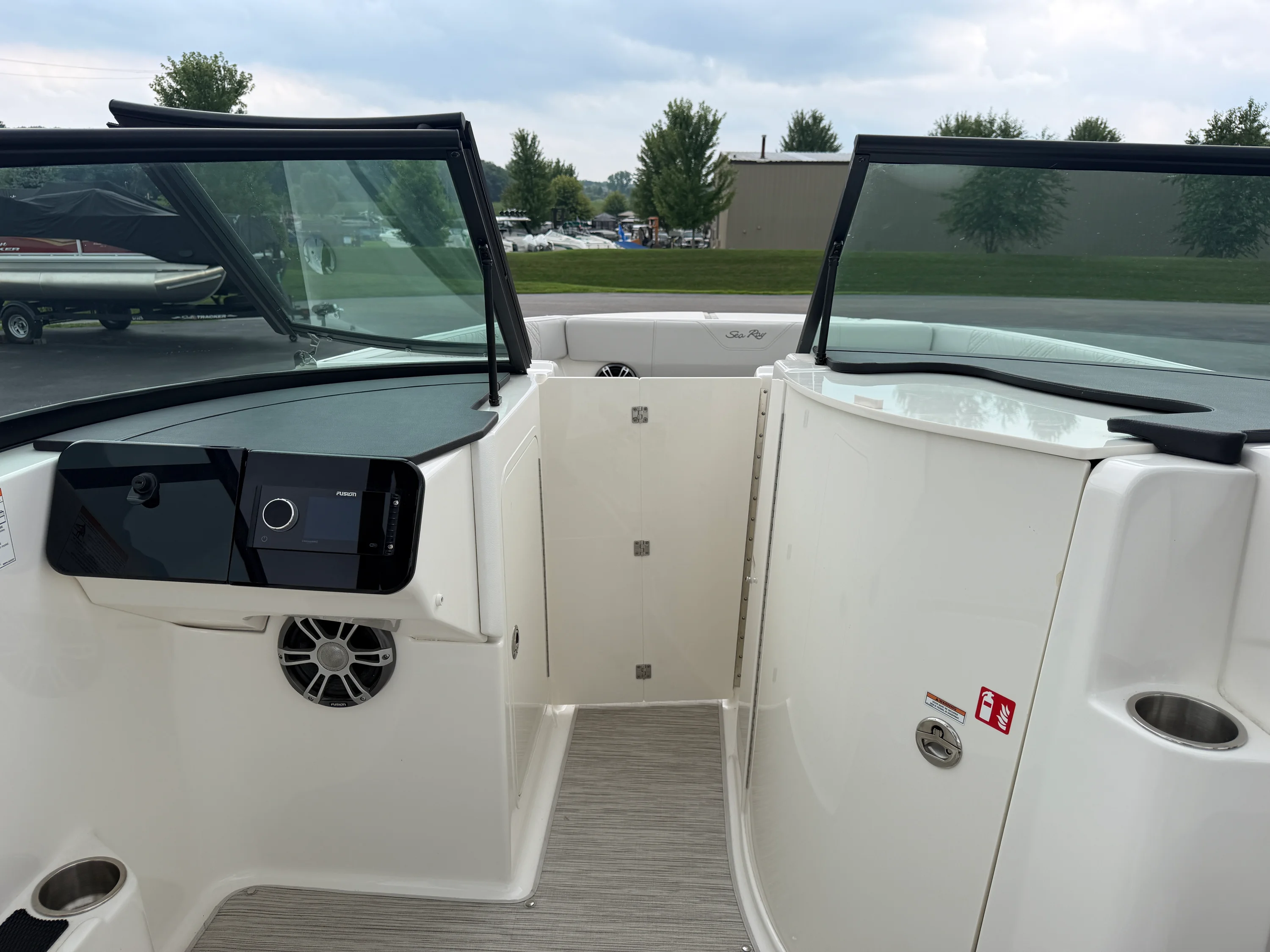 2025 Sea Ray SDX 270 Image Thumbnail #52