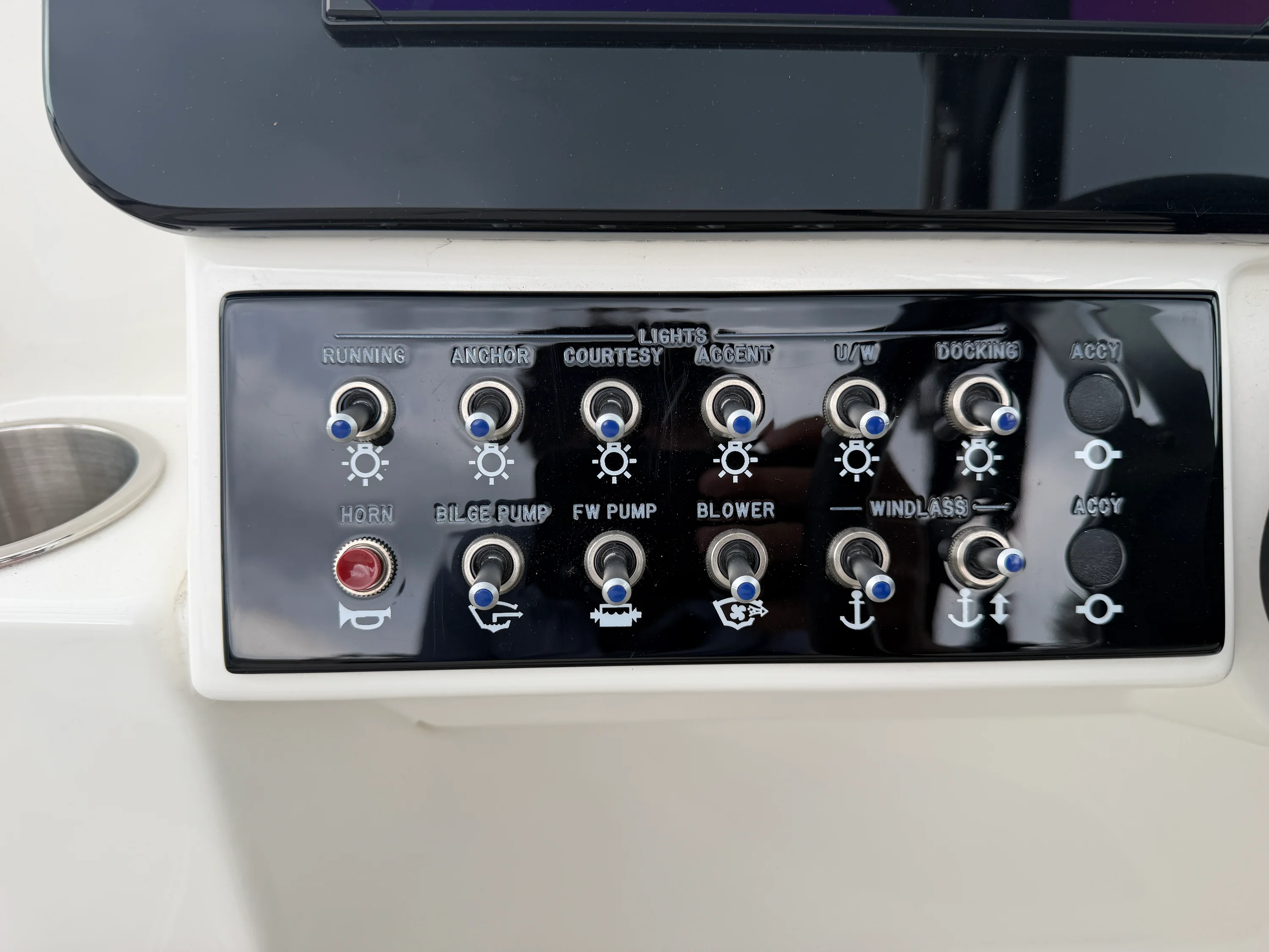 2025 Sea Ray SDX 270 Image Thumbnail #35