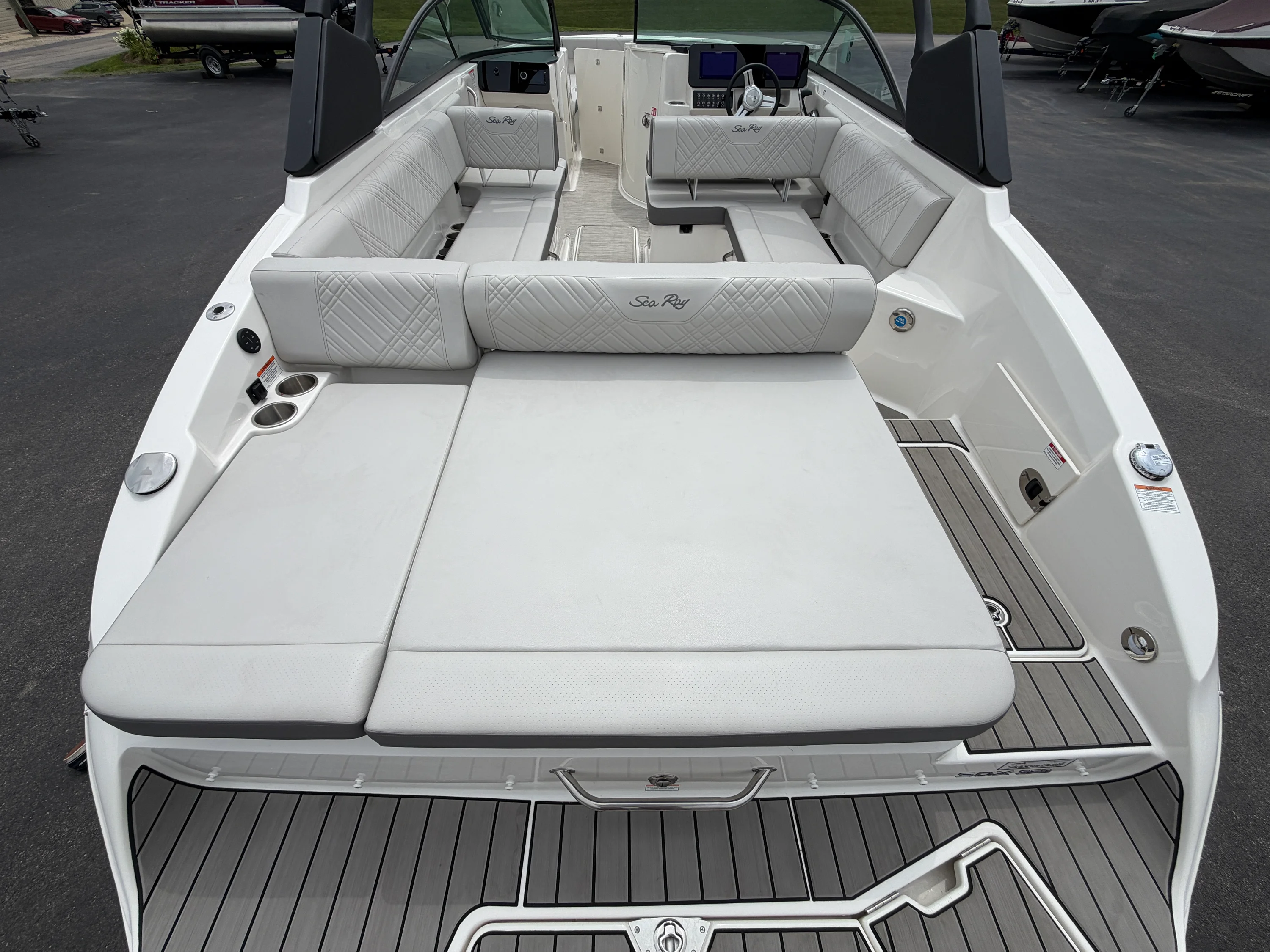 2025 Sea Ray SDX 270 Image Thumbnail #13