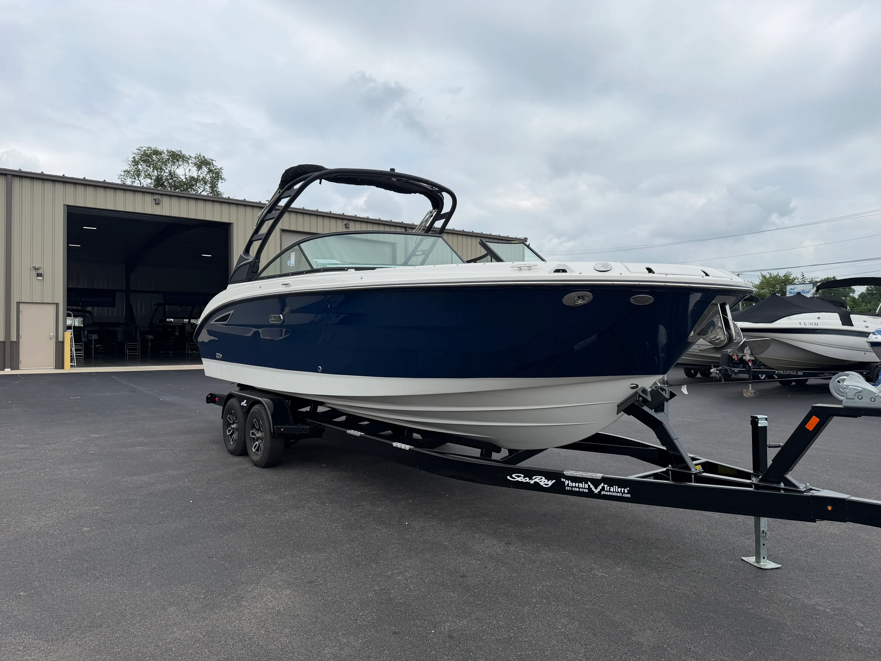 2025 Sea Ray SDX 270 Image Thumbnail #2