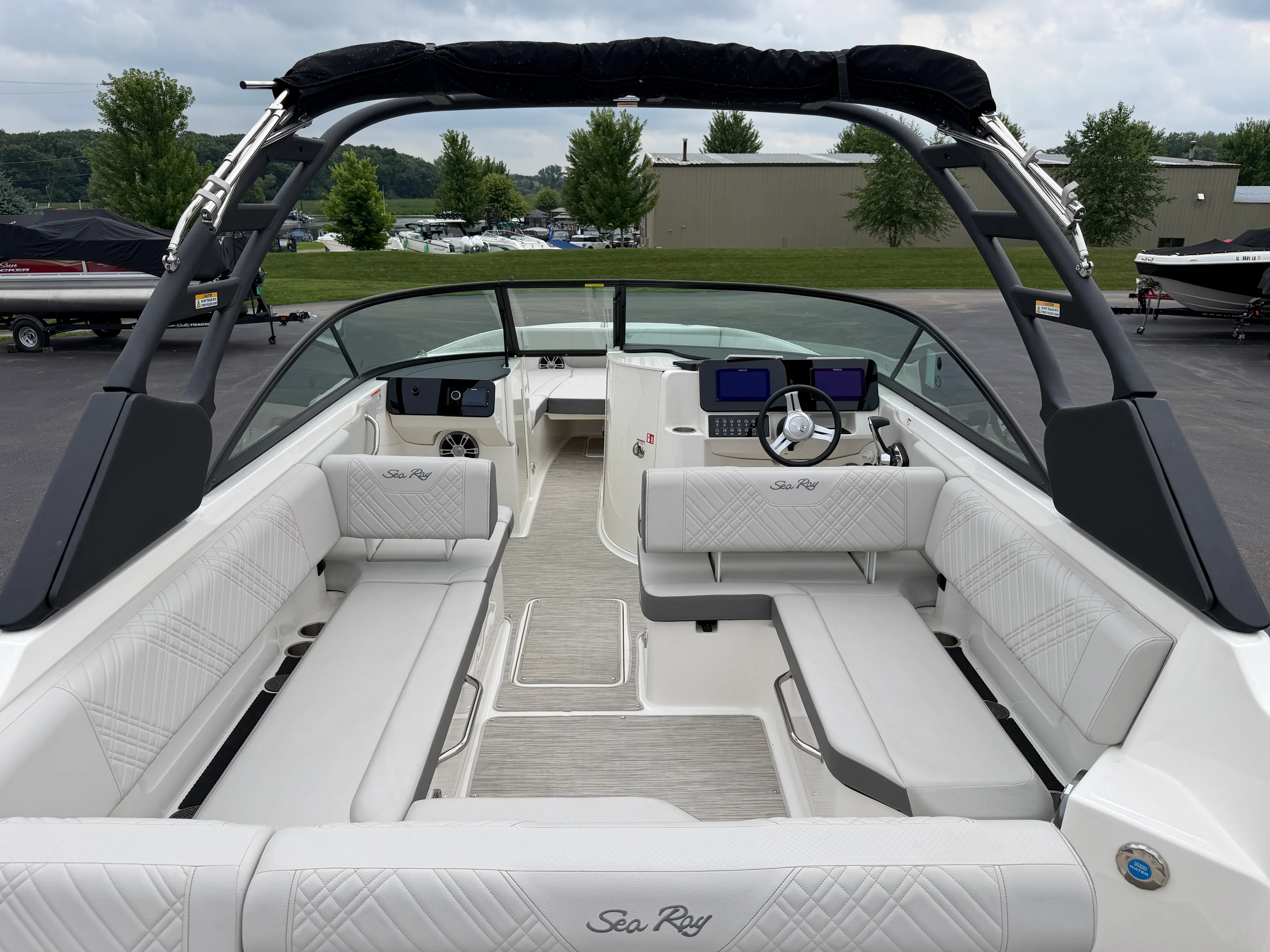 2025 Sea Ray SDX 270 Image Thumbnail #17