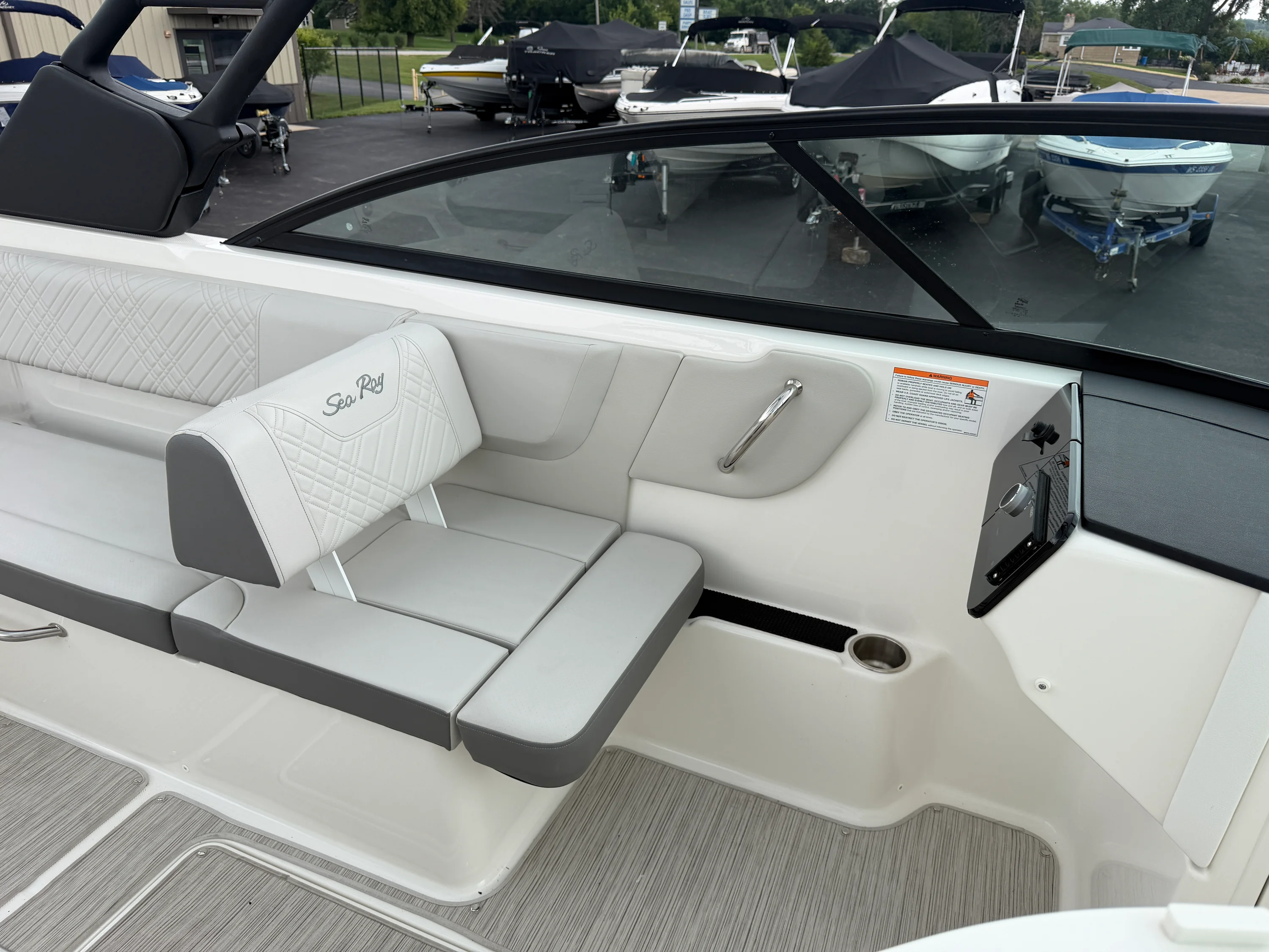 2025 Sea Ray SDX 270 Image Thumbnail #42