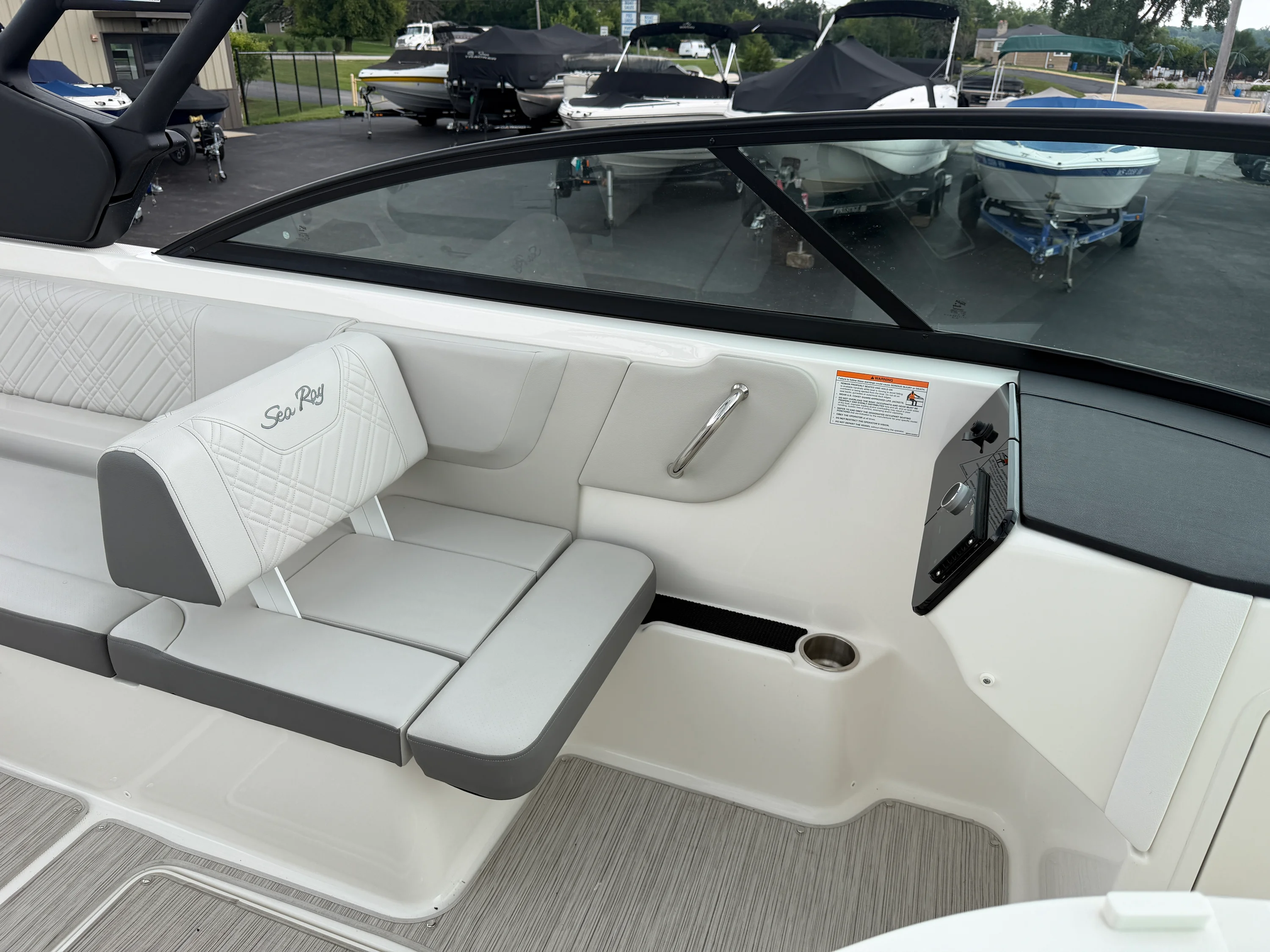 2025 Sea Ray SDX 270 Image Thumbnail #43