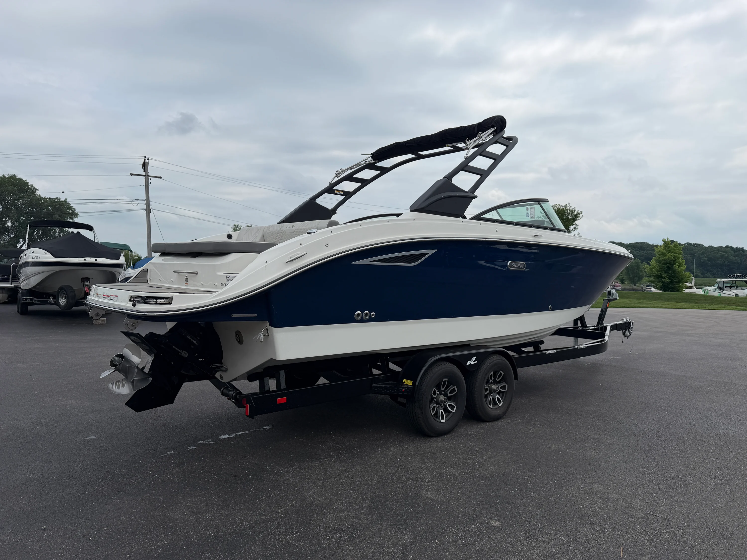 2025 Sea Ray SDX 270 Image Thumbnail #3