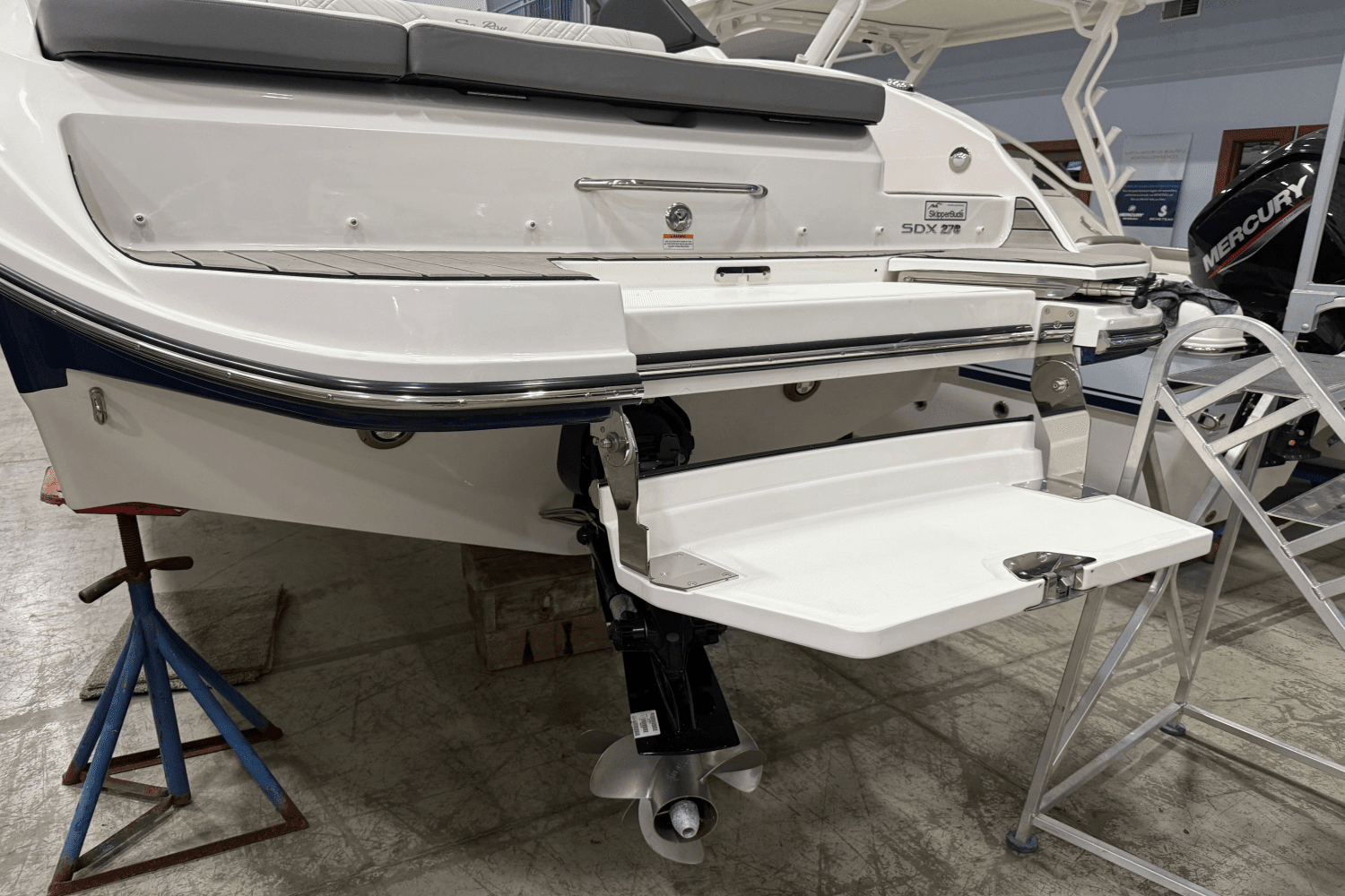 2025 Sea Ray SDX 270 Image Thumbnail #13