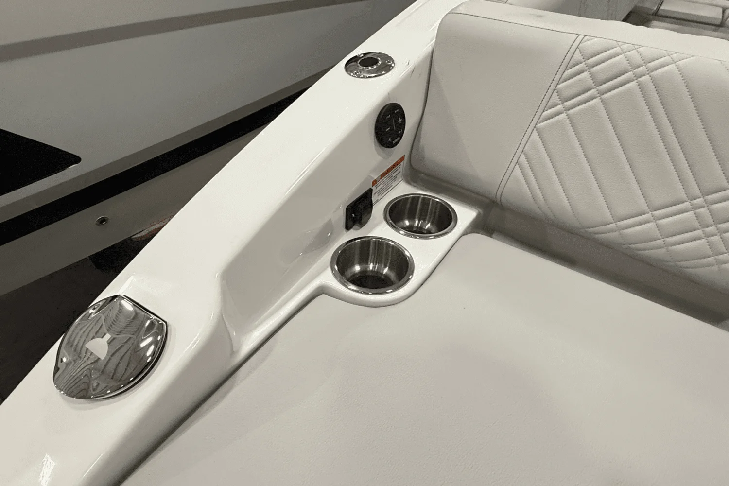 2025 Sea Ray SDX 270 Image Thumbnail #10