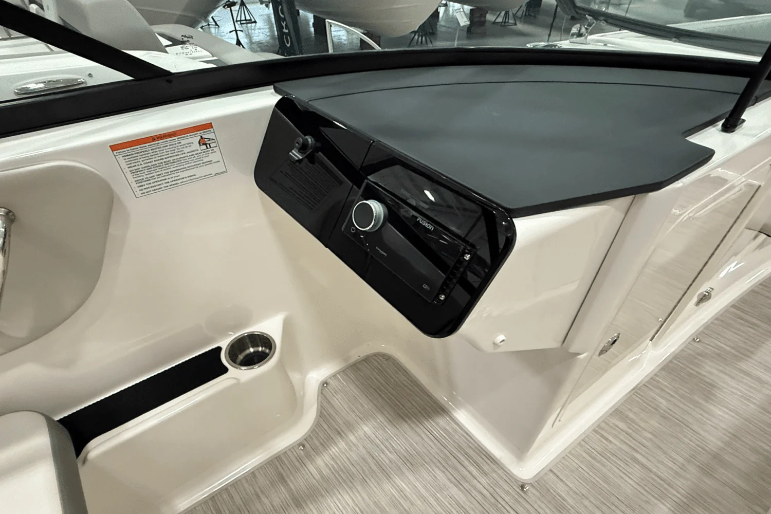 2025 Sea Ray SDX 270 Image Thumbnail #3