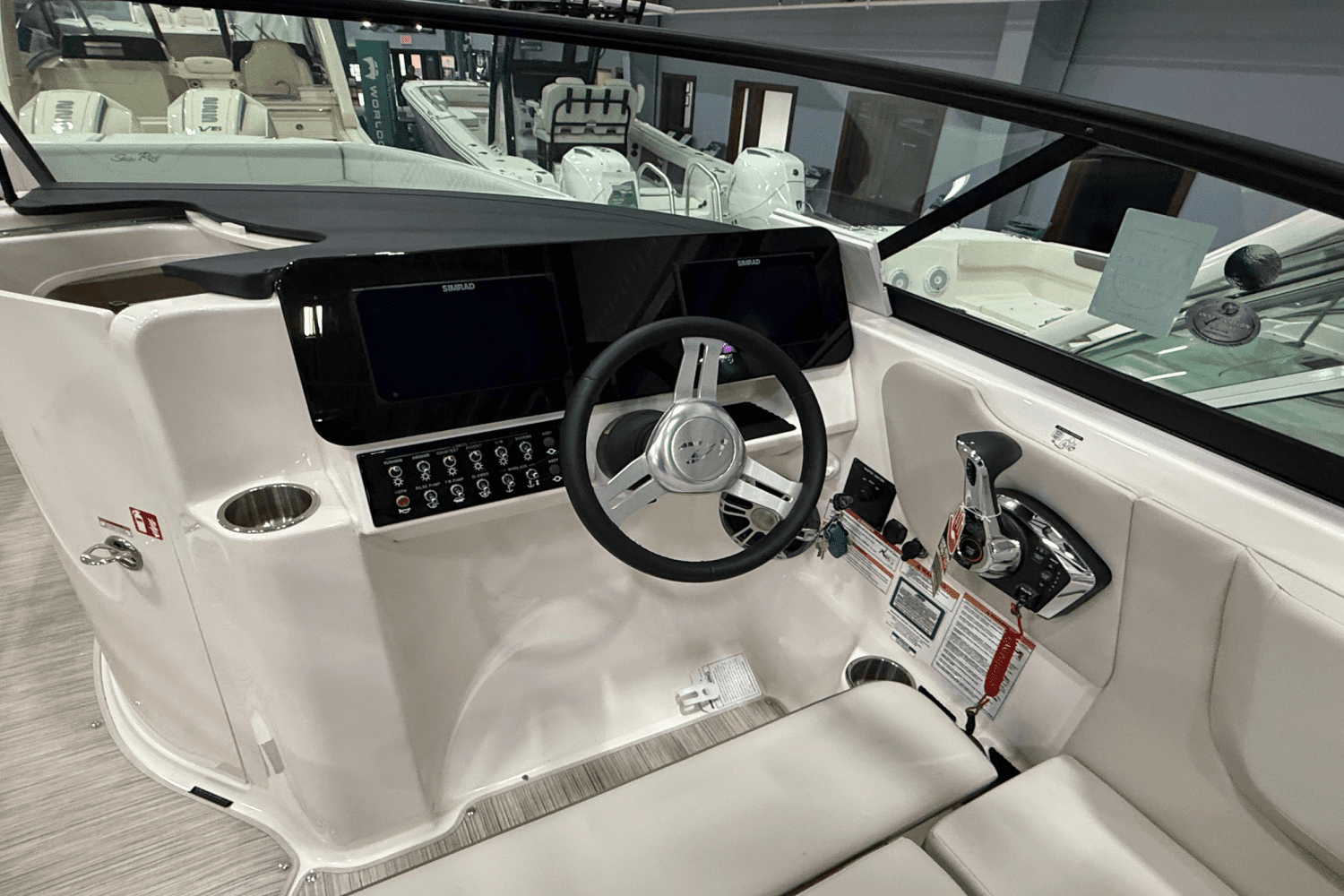 2025 Sea Ray SDX 270 Image Thumbnail #5