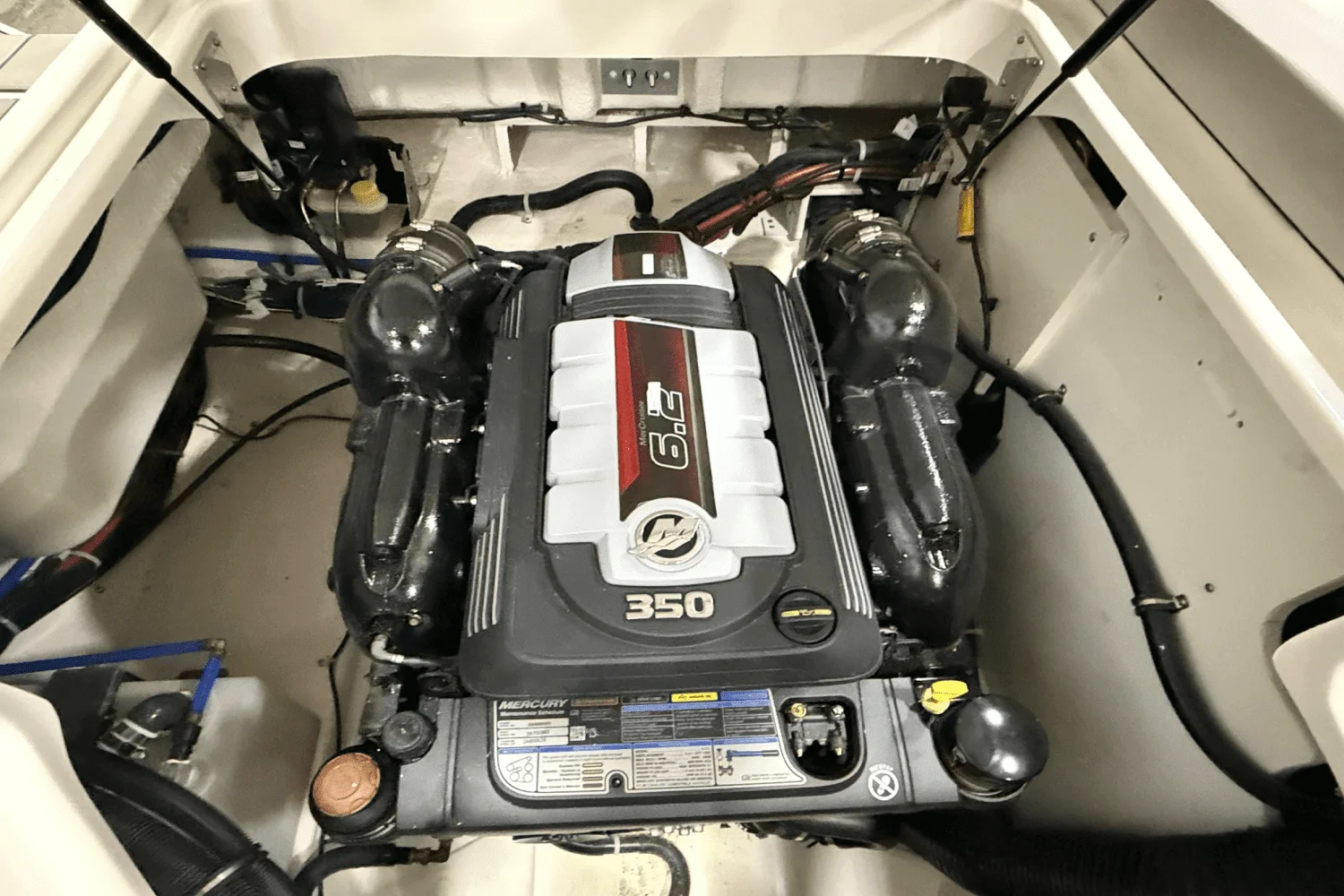 2025 Sea Ray SDX 270 Image Thumbnail #16