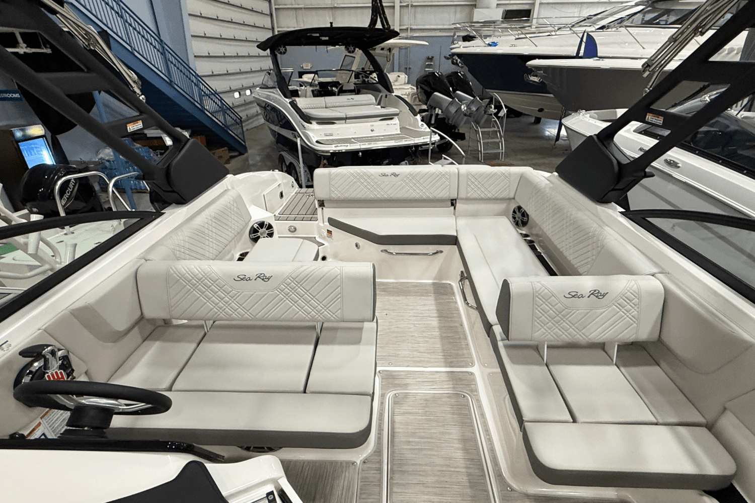 2025 Sea Ray SDX 270 Image Thumbnail #7