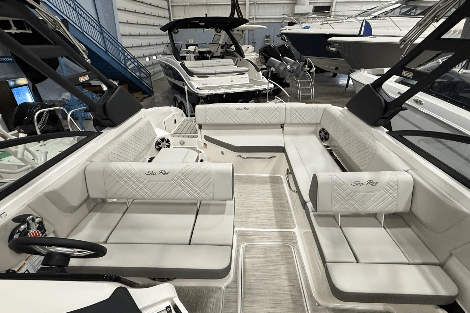 2025 Sea Ray SDX 270 Image Thumbnail #7