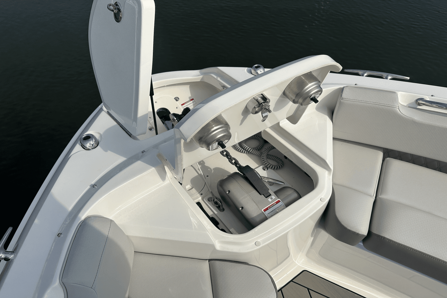 2025 Sea Ray SLX 400 Outboard Image Thumbnail #24