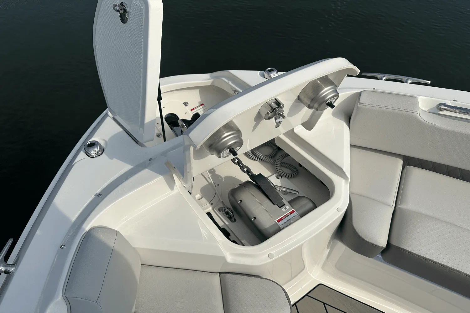 2025 Sea Ray SLX 400 Outboard Image Thumbnail #24