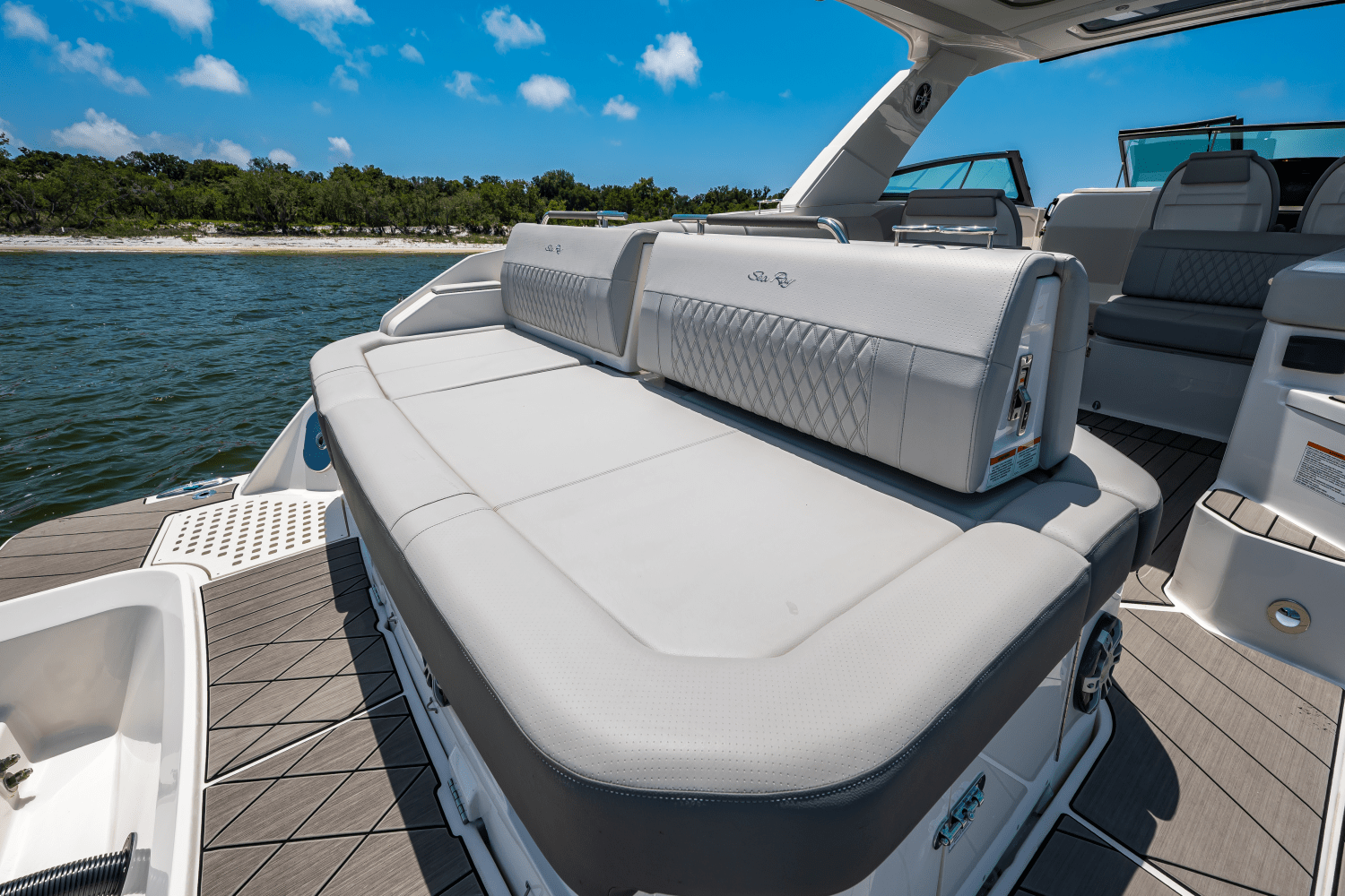 2025 Sea Ray SLX 400 Outboard Image Thumbnail #30