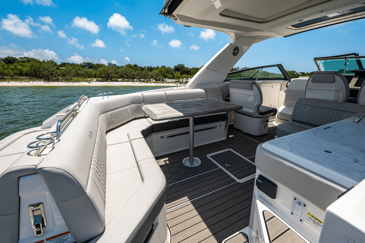 2025 Sea Ray SLX 400 Outboard Image Thumbnail #31