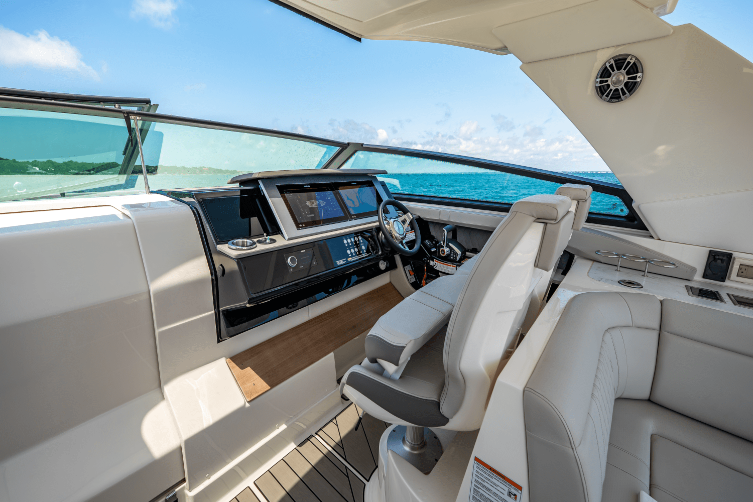 2025 Sea Ray SLX 400 Outboard Image Thumbnail #36