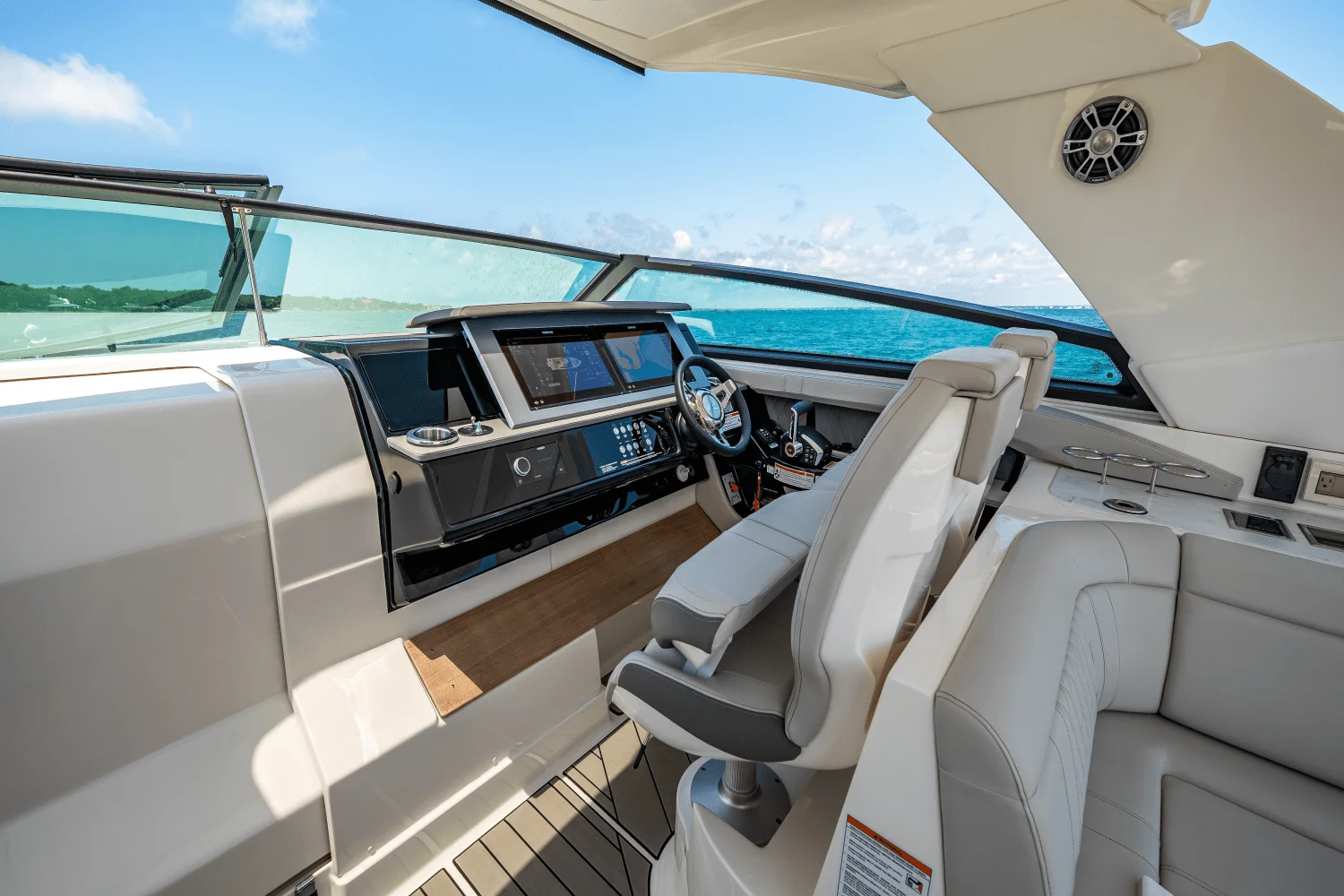 2025 Sea Ray SLX 400 Outboard Image Thumbnail #36