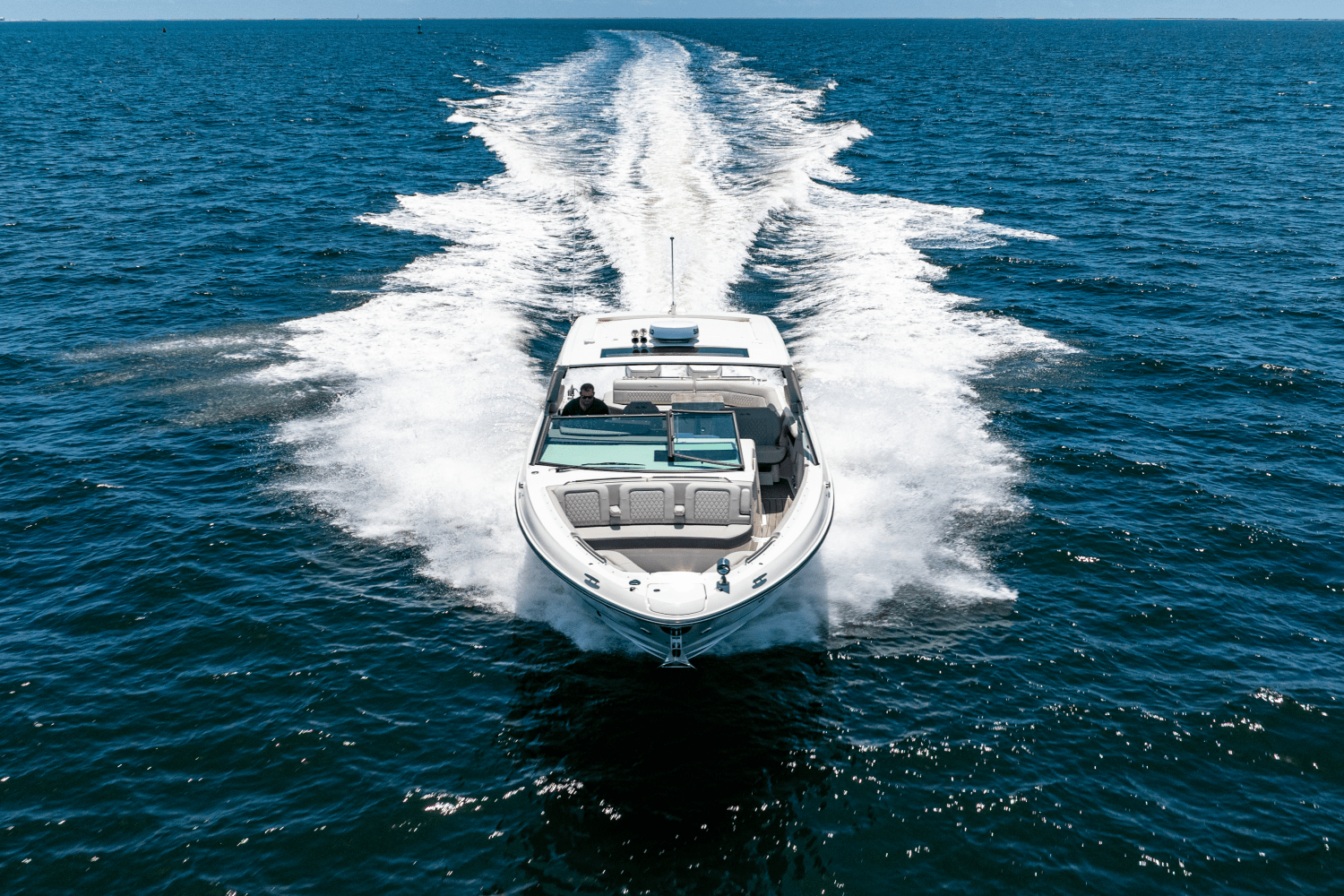 2025 Sea Ray SLX 400 Outboard Image Thumbnail #23