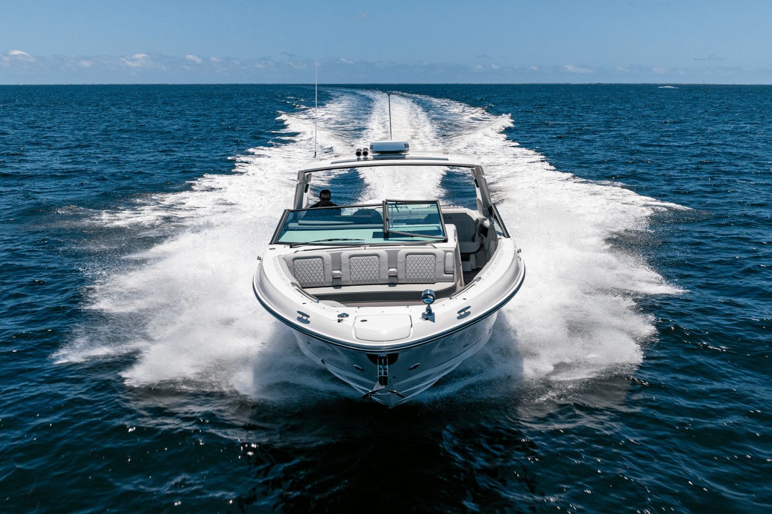 2025 Sea Ray SLX 400 Outboard Image Thumbnail #24