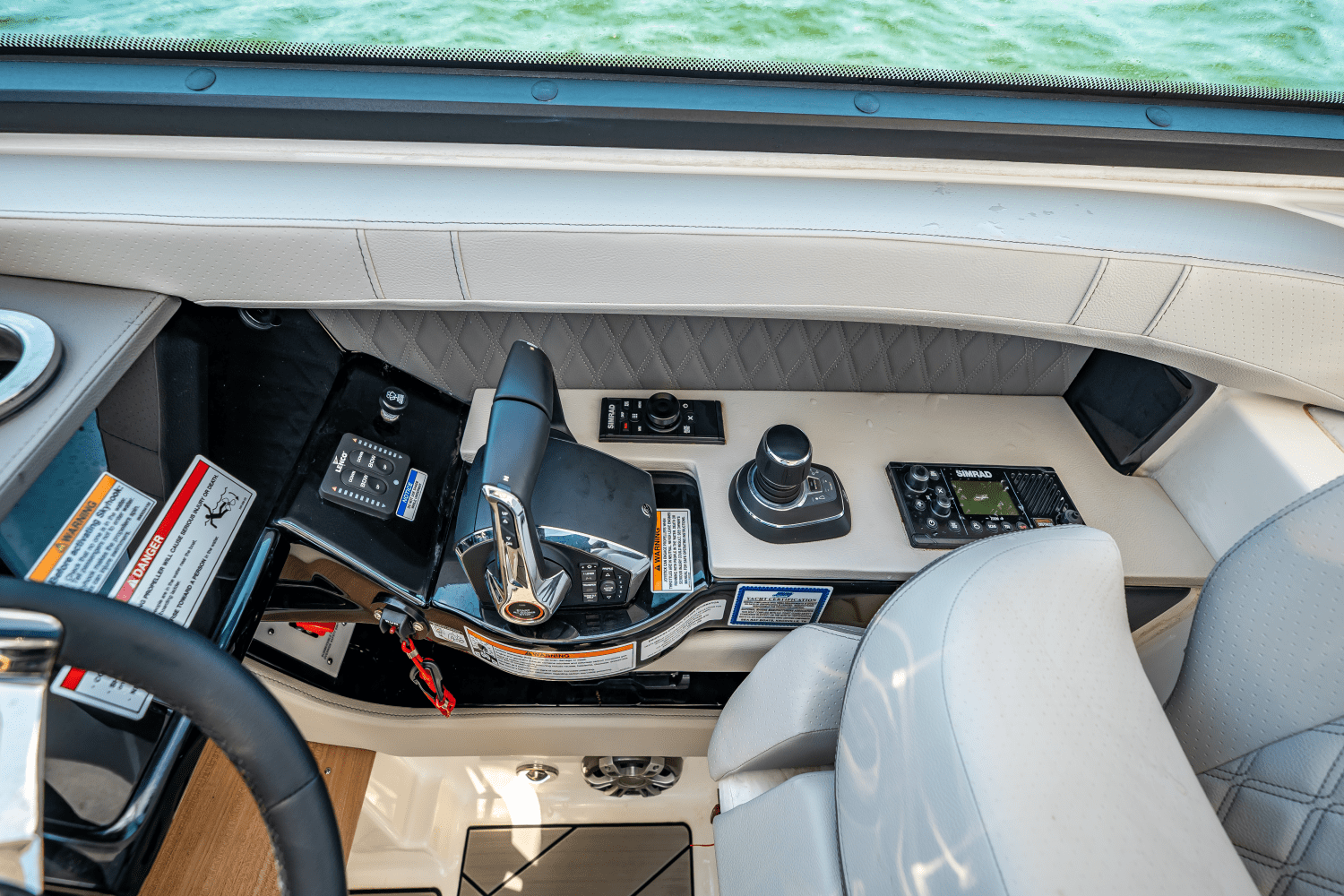 2025 Sea Ray SLX 400 Outboard Image Thumbnail #45