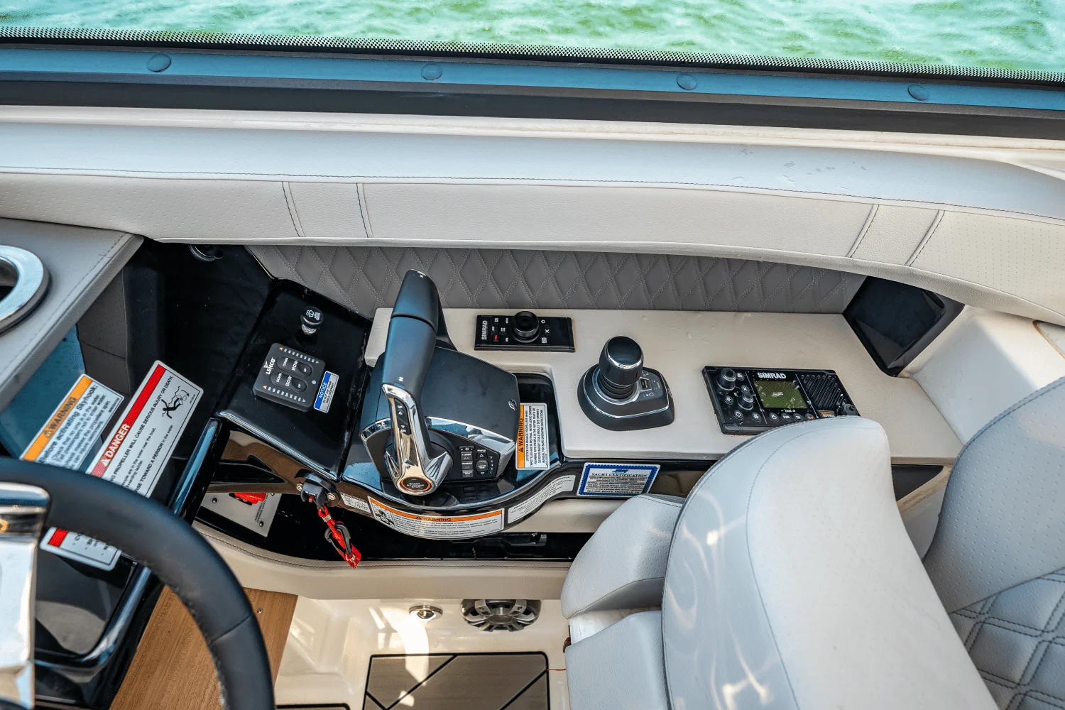 2025 Sea Ray SLX 400 Outboard Image Thumbnail #45