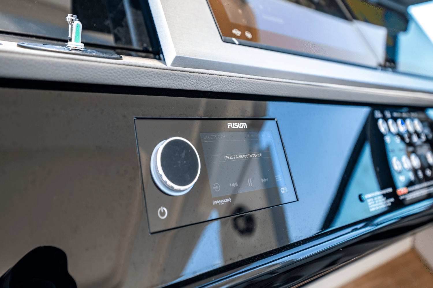 2025 Sea Ray SLX 400 Outboard Image Thumbnail #42