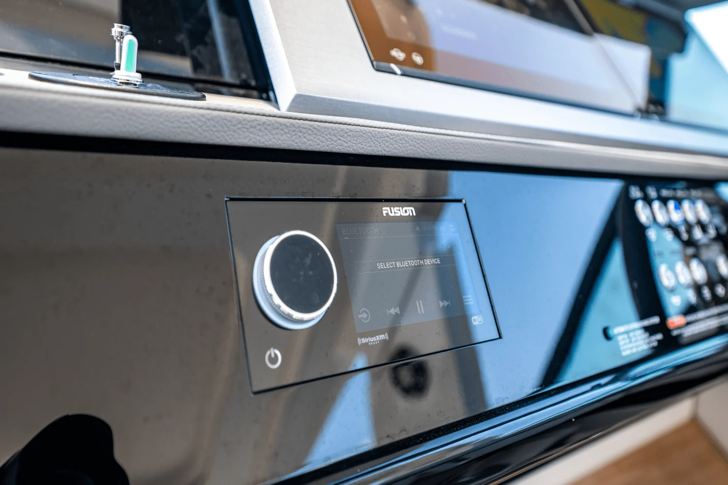 2025 Sea Ray SLX 400 Outboard Image Thumbnail #42