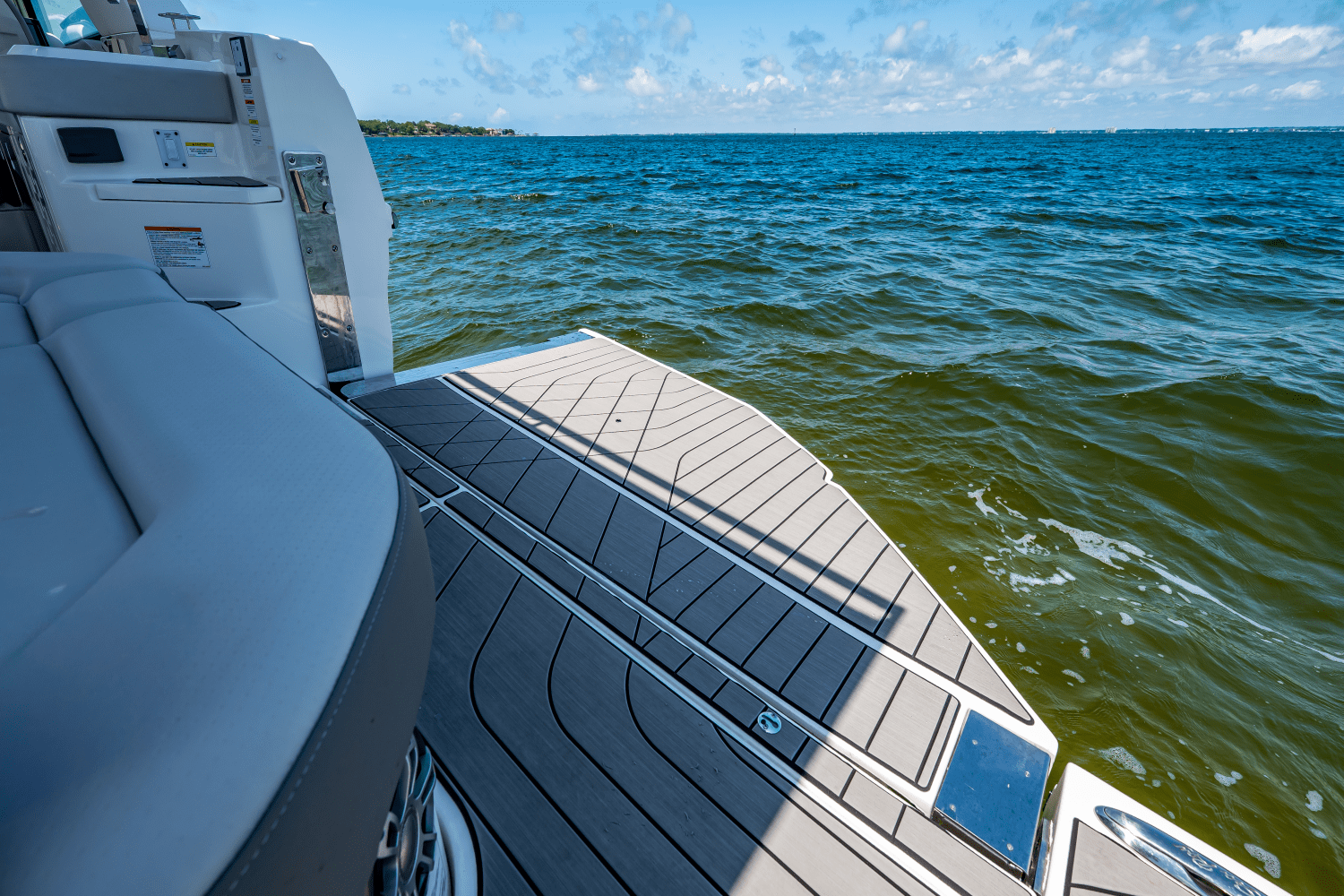 2025 Sea Ray SLX 400 Outboard Image Thumbnail #29