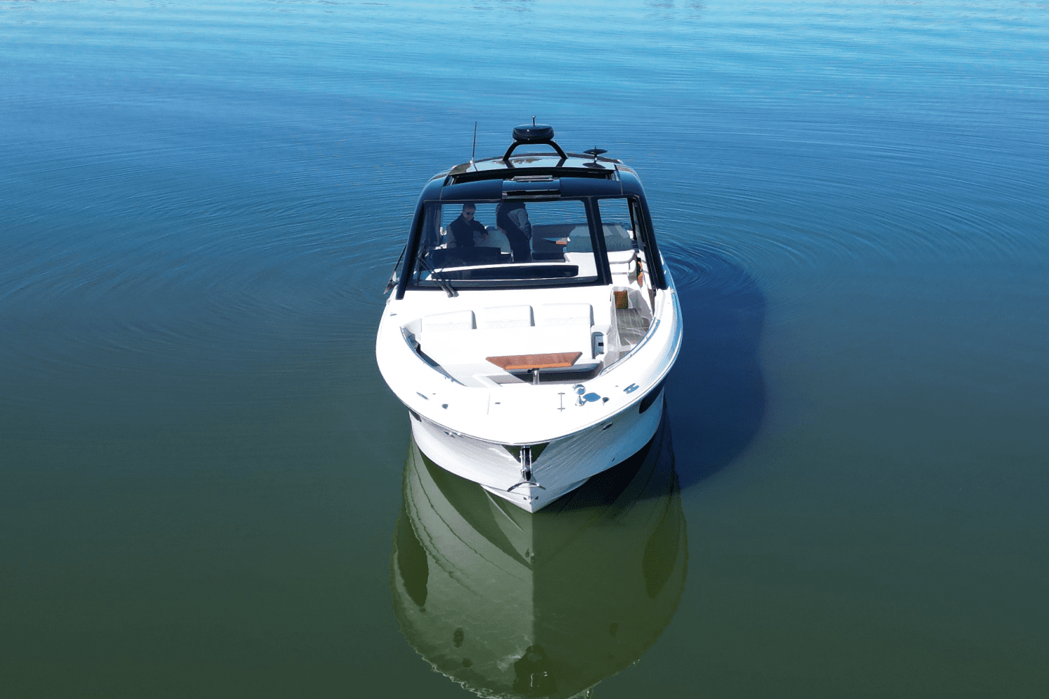 2025 Sea Ray Sundancer 370 Image Thumbnail #4