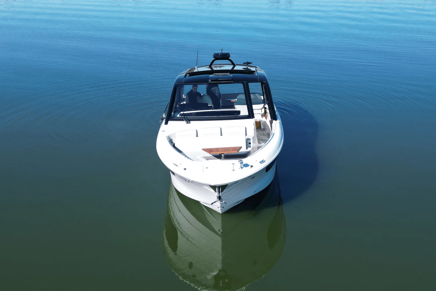 2025 Sea Ray Sundancer 370 Image Thumbnail #4