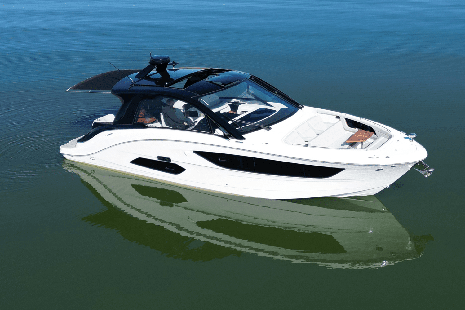 2025 Sea Ray Sundancer 370 Image Thumbnail #2