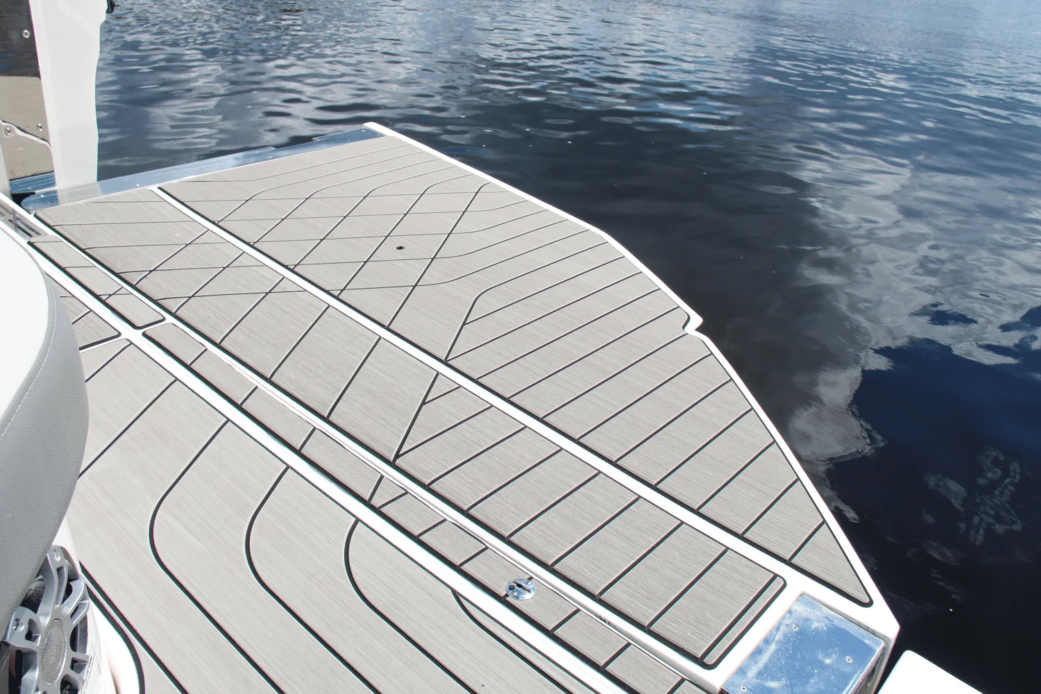 2025 Sea Ray SLX 400 Outboard Image Thumbnail #31