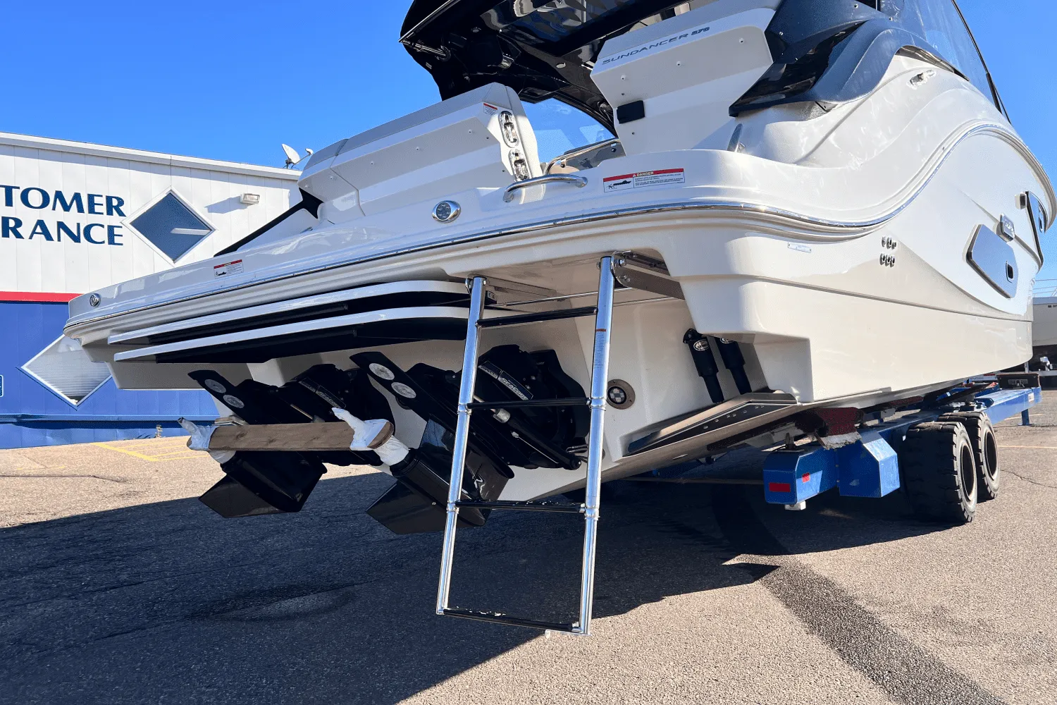 2025 Sea Ray Sundancer 370 Image Thumbnail #6