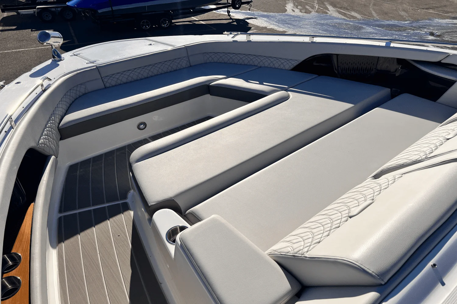 2025 Sea Ray Sundancer 370 Image Thumbnail #22