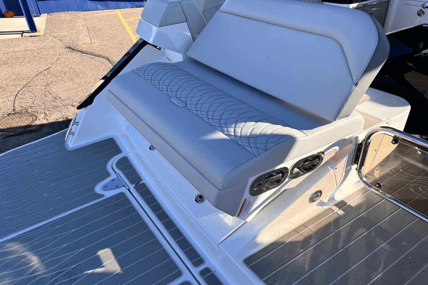 2025 Sea Ray Sundancer 370 Image Thumbnail #8