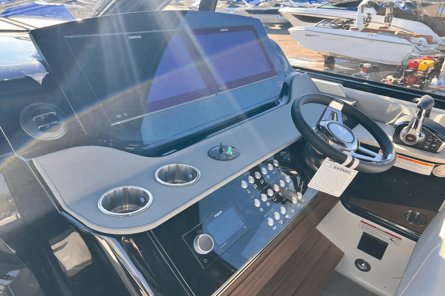 2025 Sea Ray Sundancer 370 Image Thumbnail #13