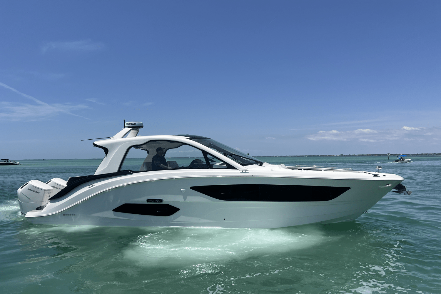 2025 Sea Ray Sundancer 370 Outboard Image Thumbnail #2