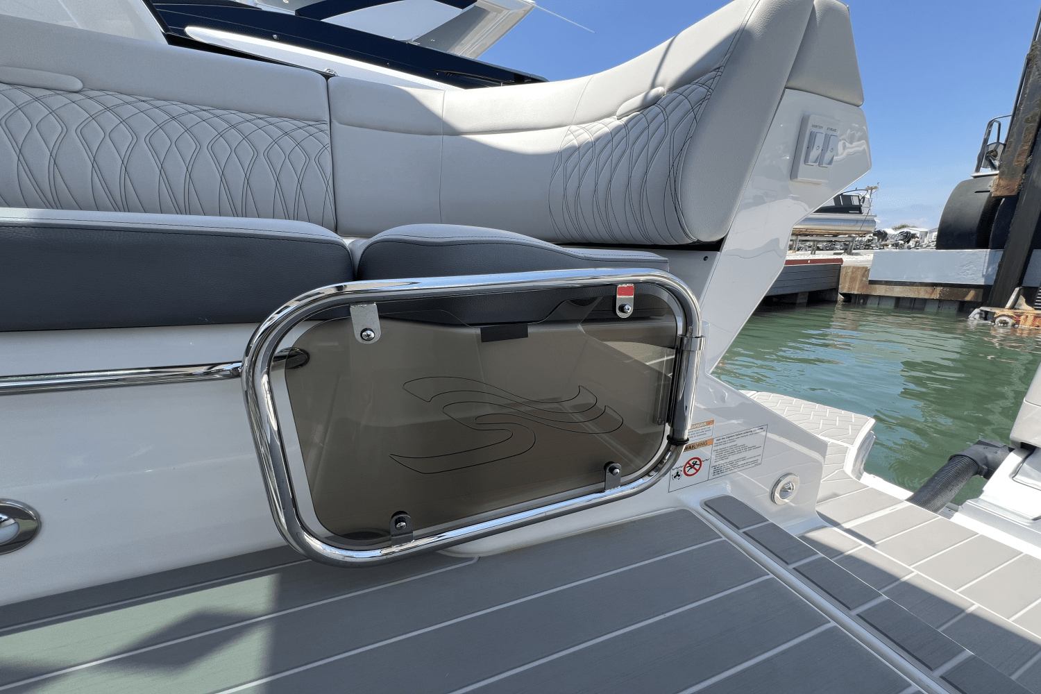2025 Sea Ray Sundancer 370 Outboard Image Thumbnail #33