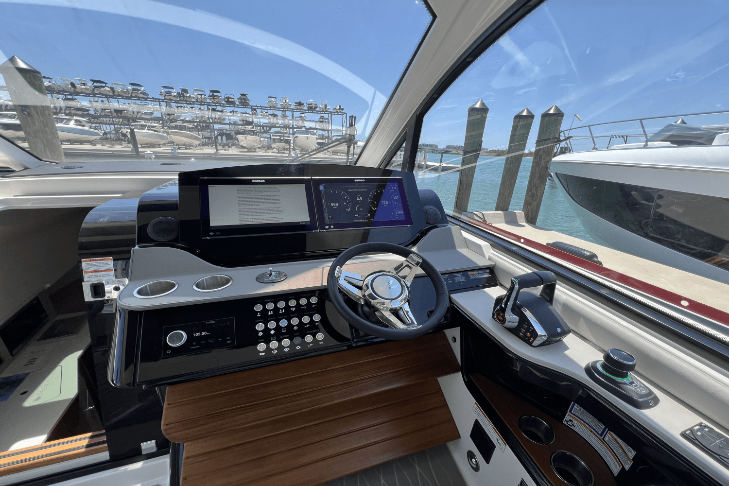 2025 Sea Ray Sundancer 370 Outboard Image Thumbnail #29