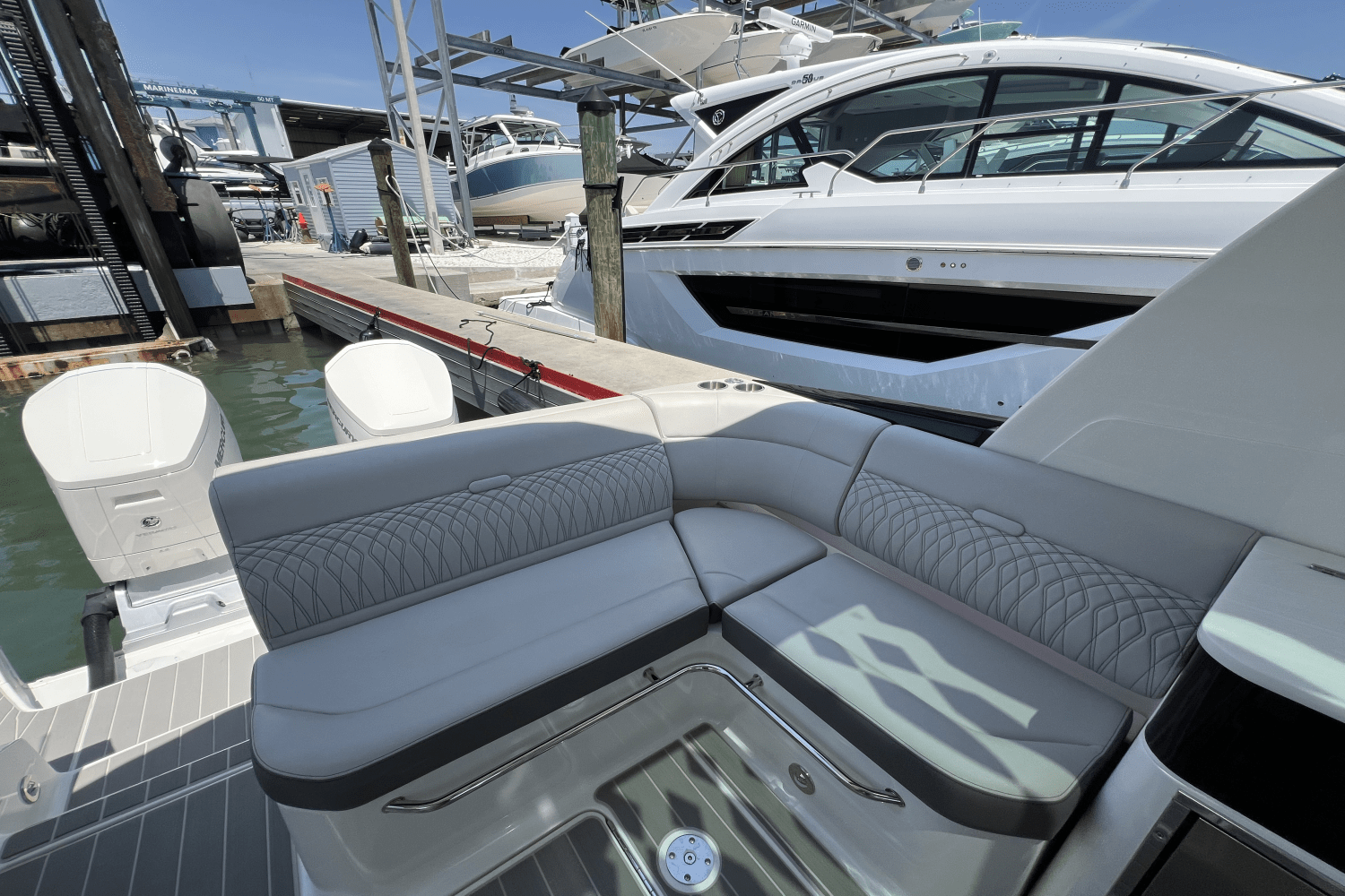 2025 Sea Ray Sundancer 370 Outboard Image Thumbnail #15