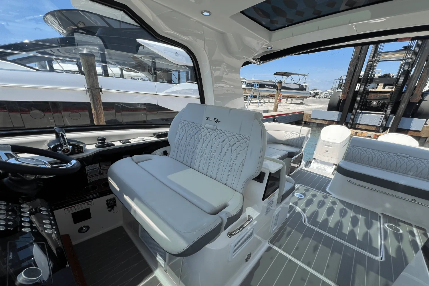 2025 Sea Ray Sundancer 370 Outboard Image Thumbnail #21